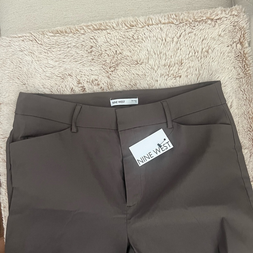 Women’s Kohls/Nine West Slacks NWT Size 16